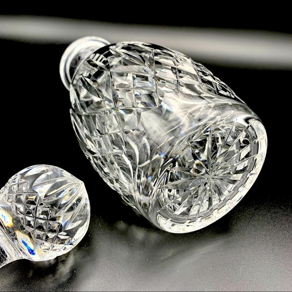 (PENDING) Vintage Waterford Crystal Lismore Decanter 10.75” 1970s EXCELLENT - Picture 4 of 16